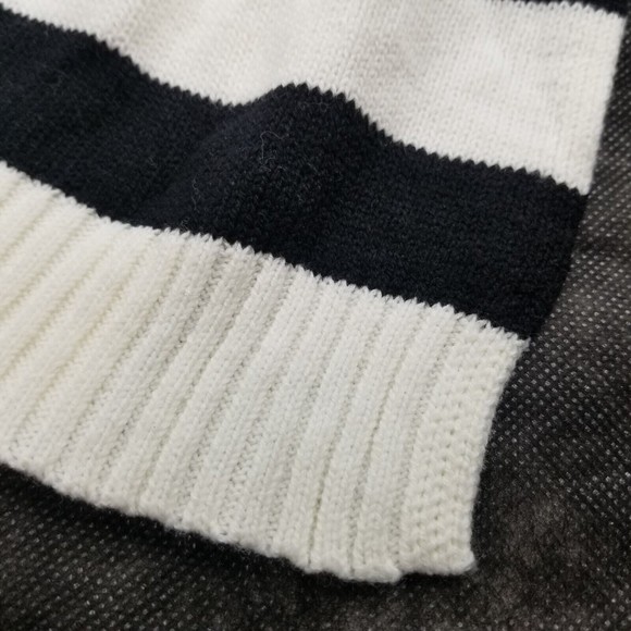 Jaclyn Smith Cowl Neck Cafton Poncho Sweater  Womens White & Black Size S / M - Picture 8 of 15
